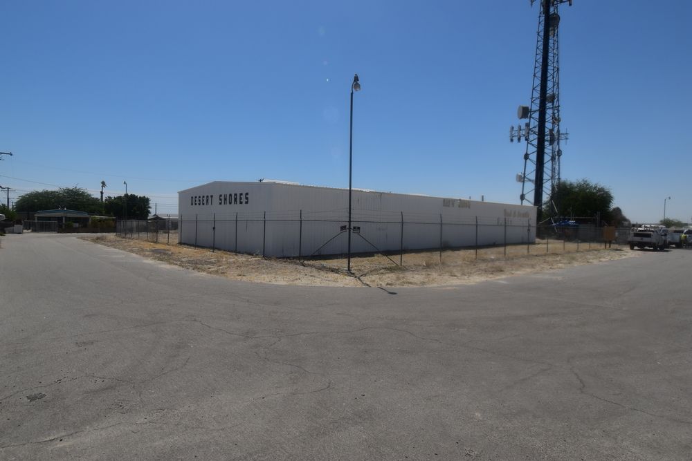 DESERT SHORES COMMERCIAL BUILDING: 3844 Scott Dr, Thermal, CA 92274